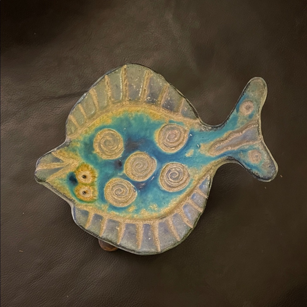 Mud Hen quirky pottery fish-shaped soap dish